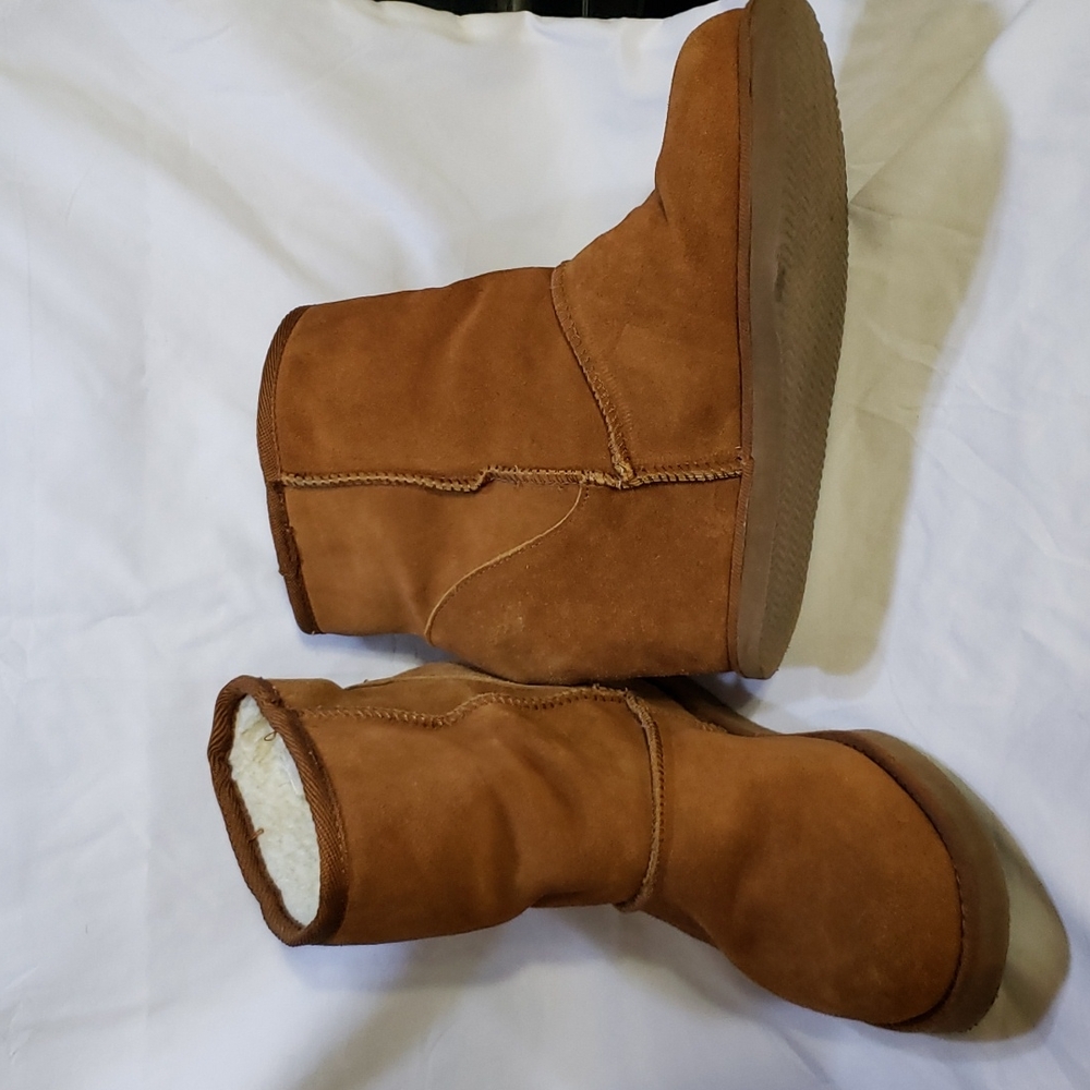 Heeled suede & Faux sherpa booties